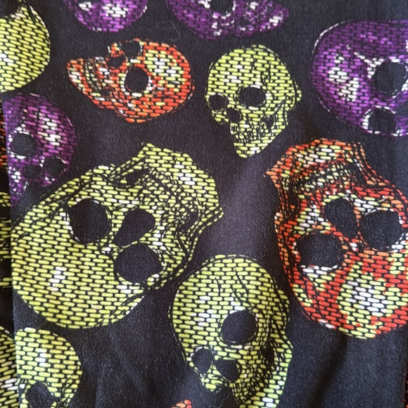 LuLa Roe leggings tall and curvy two TC2 black skull Halloween - Picture 2 of 2